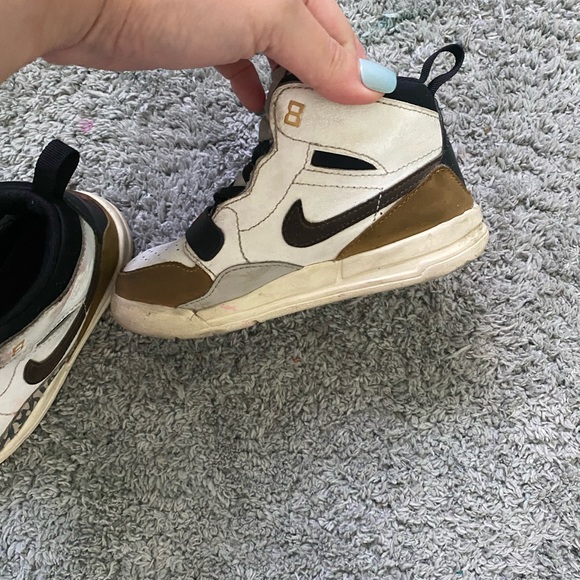 Toddler Nike Jordan Sneakers - Picture 5 of 15